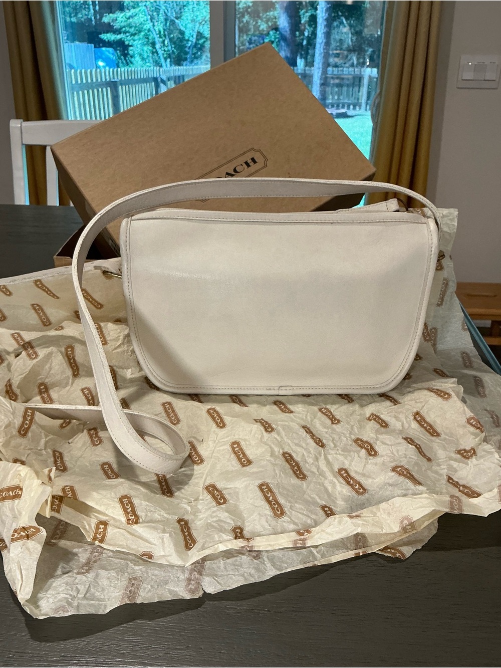 Coach Vintage White B4C-9938 Crossbody